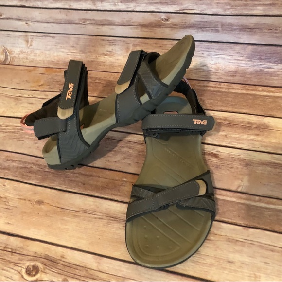 teva sandals size 8